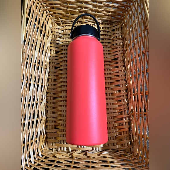 Hydro Flask - Picture 2 of 3